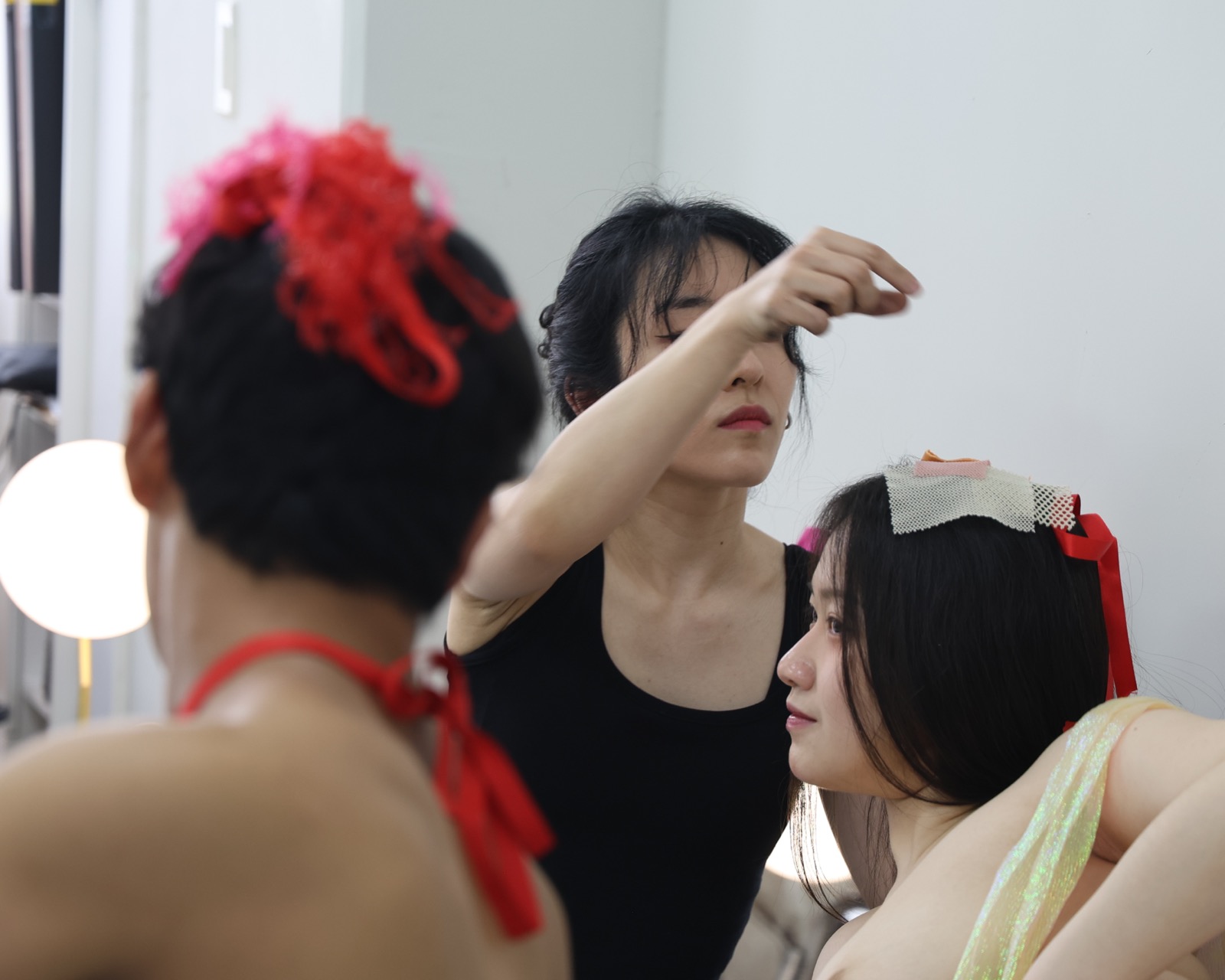 Eyes Between Bodies — session at Material Memory Studio, April 12, 2026