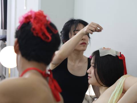 Eyes Between Bodies — session at Material Memory Studio, April 12, 2026